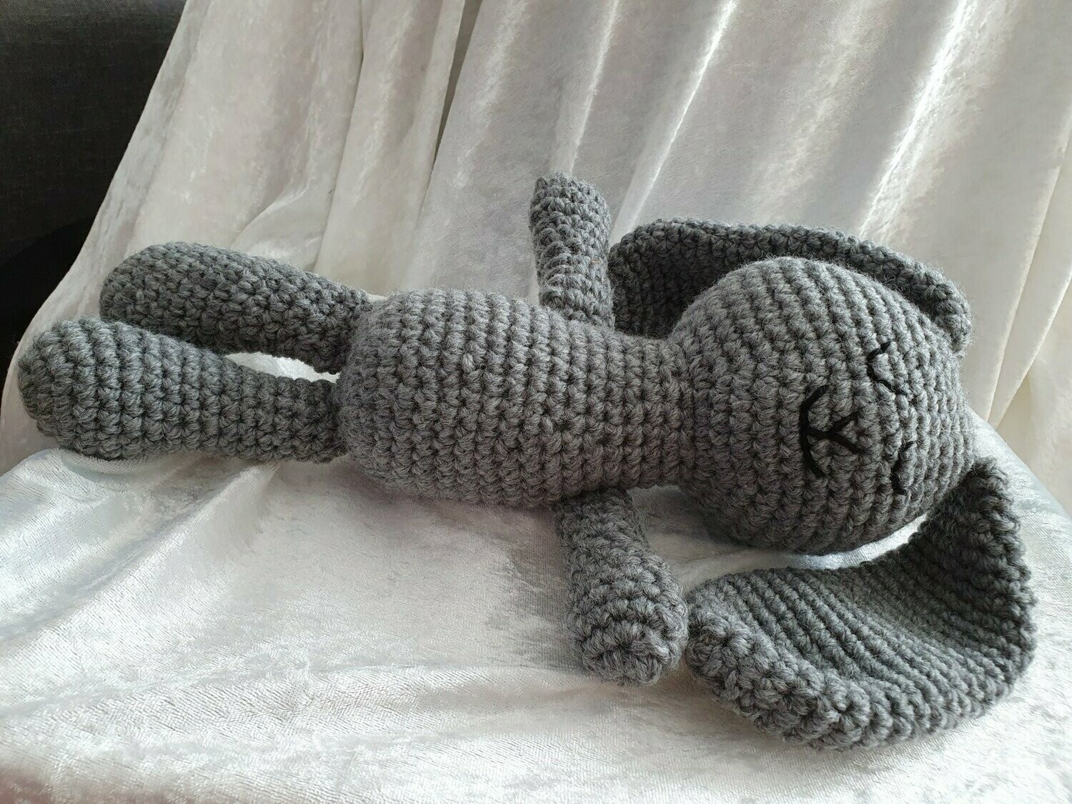 Hase liegend