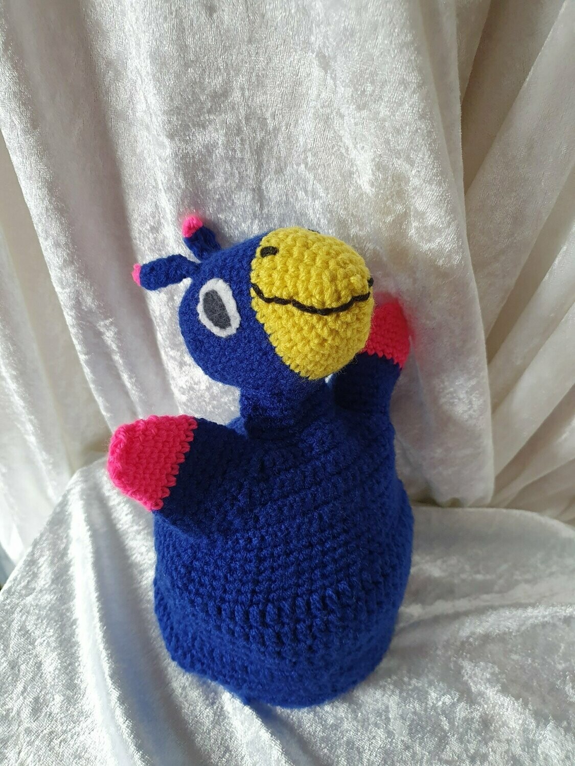Handpuppe Raupe blau
