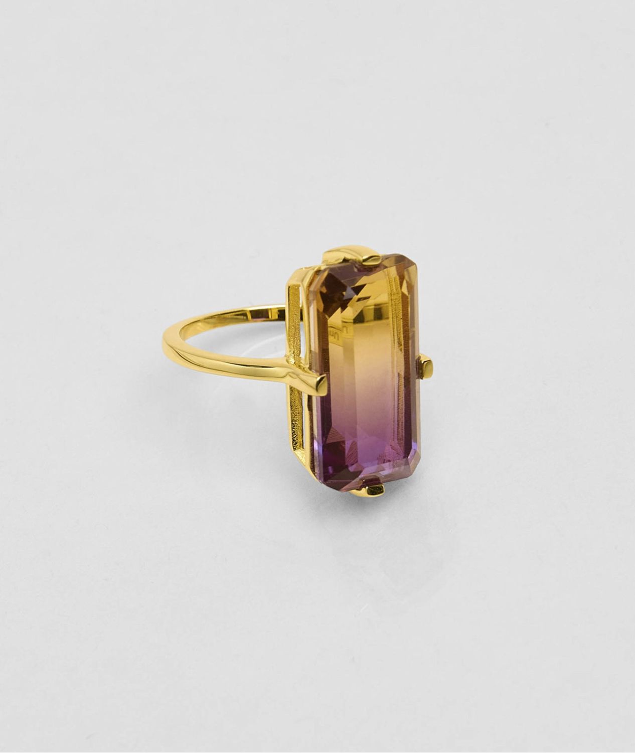 BAGUE &quot;UNE A UNE&quot;