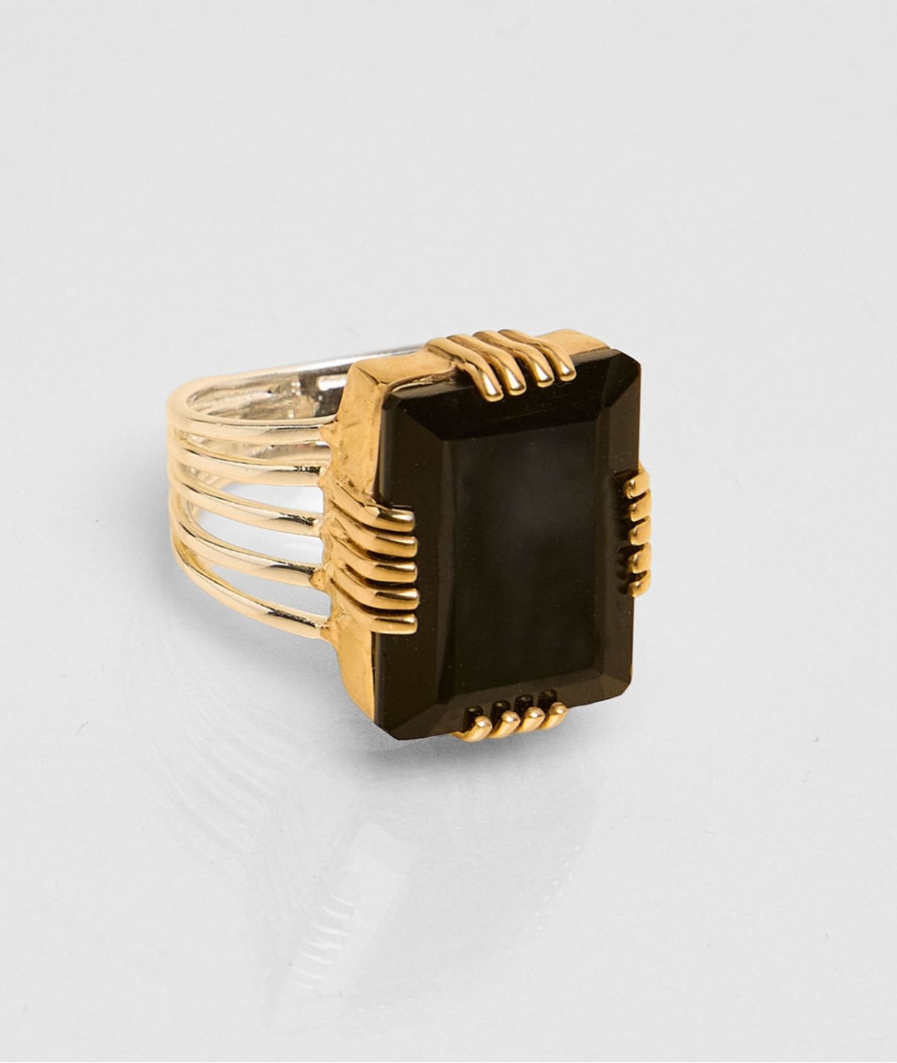 BAGUE &quot;UNE A UNE&quot;