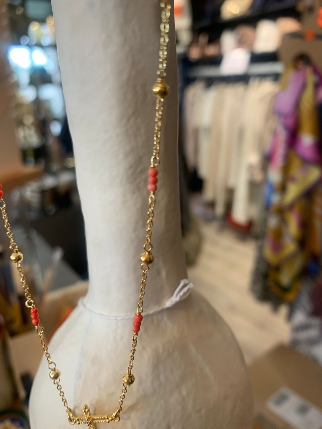 COLLIER &quot;UNE A UNE&quot;