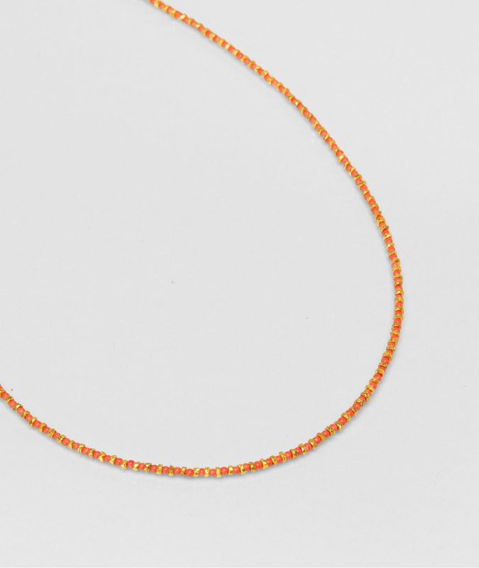COLLIER &quot;UNE A UNE&quot;