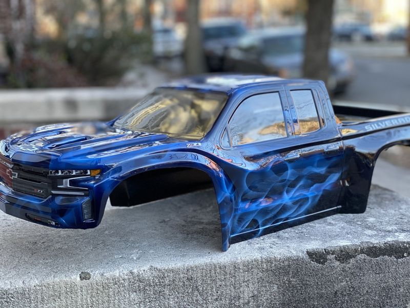 X-MAXX SILVERADO MONSTER TRUCK
