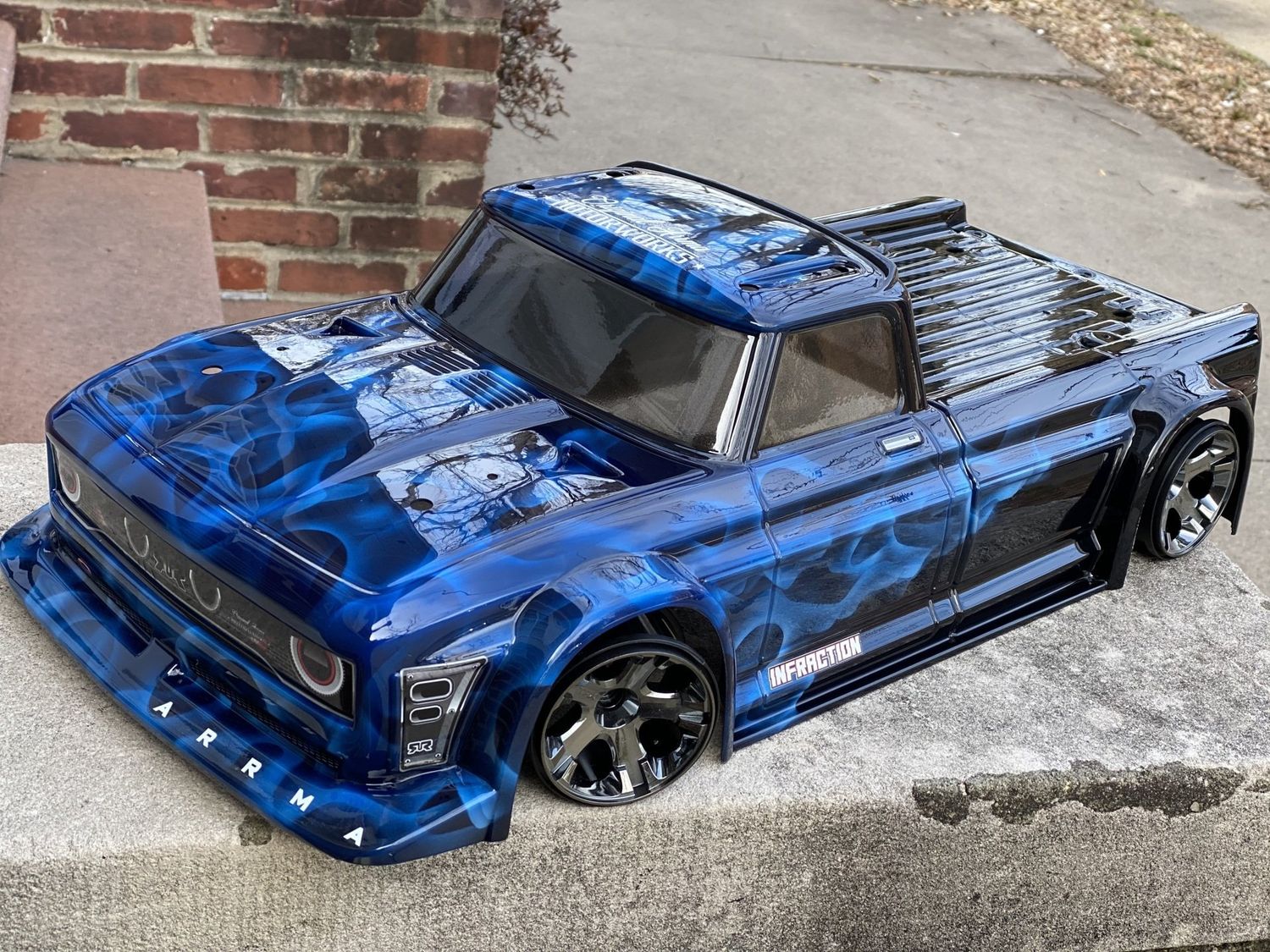 ARRMA INFRACTION CANDY BLUE FLAMES