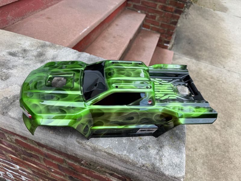 ARRMA KRATON 6S 1/8 QIUCK RELEASE BODY
