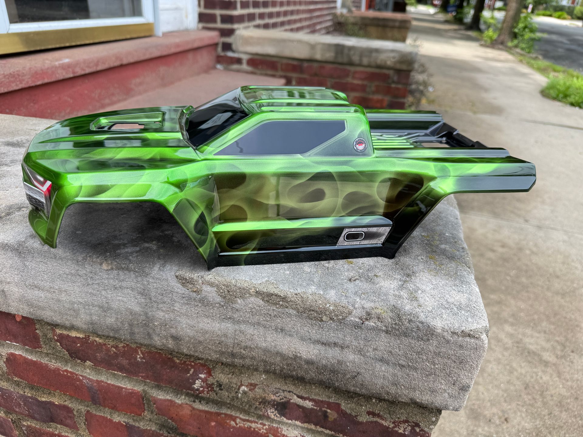 ARRMA KRATON 6S 1/8 QIUCK RELEASE BODY