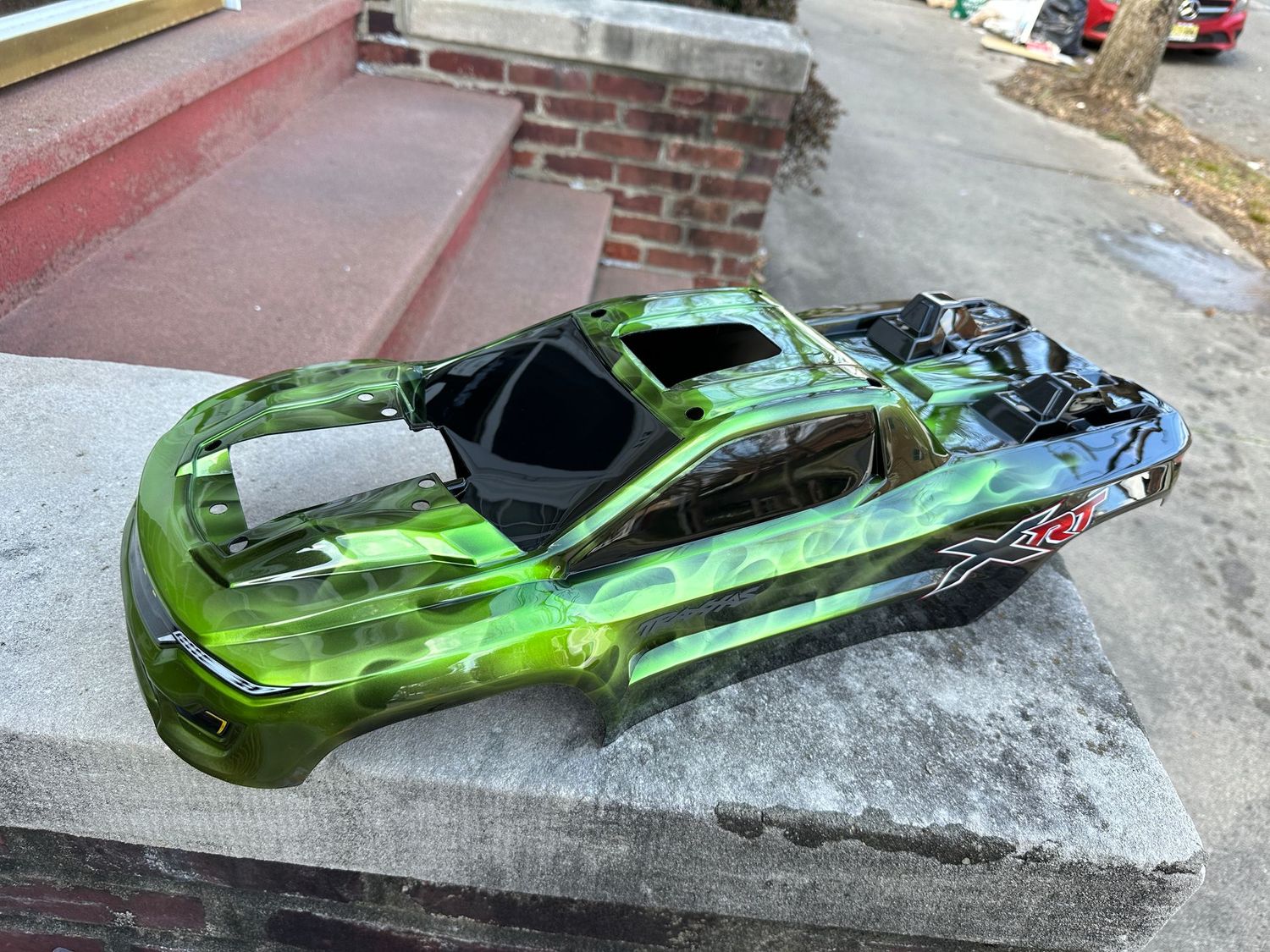 TRAXXAS XRT CANDY GREEN FLAMES