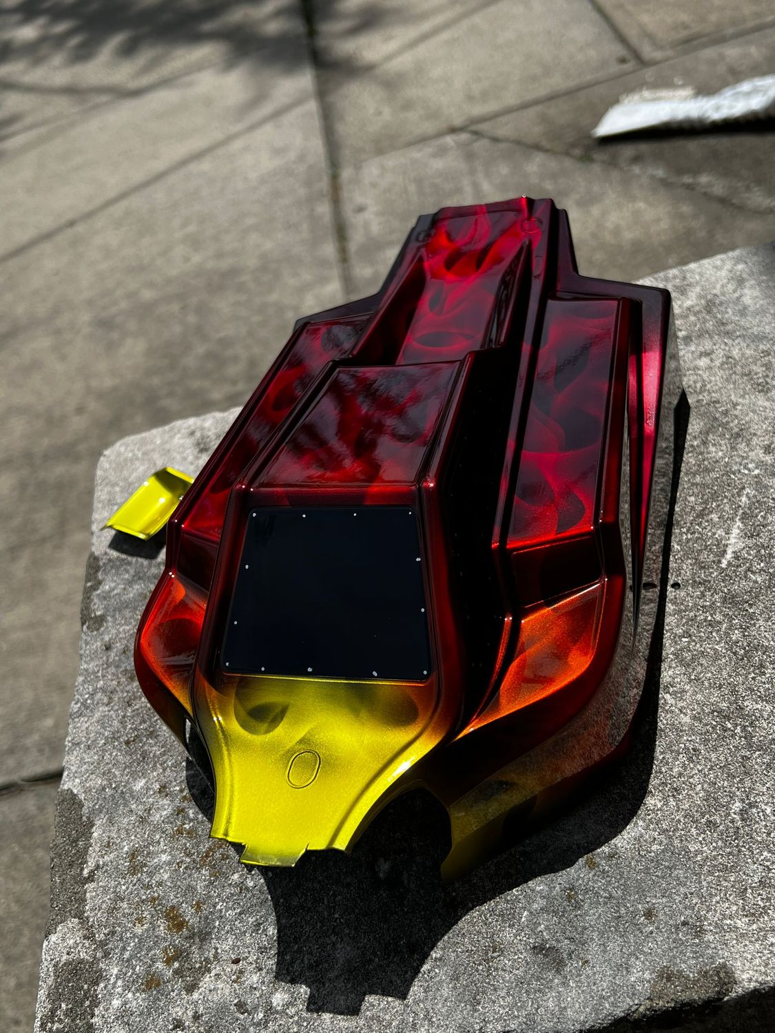ARRMA TYPHON 6S BUGGY BODY/ CANDY FLAMES