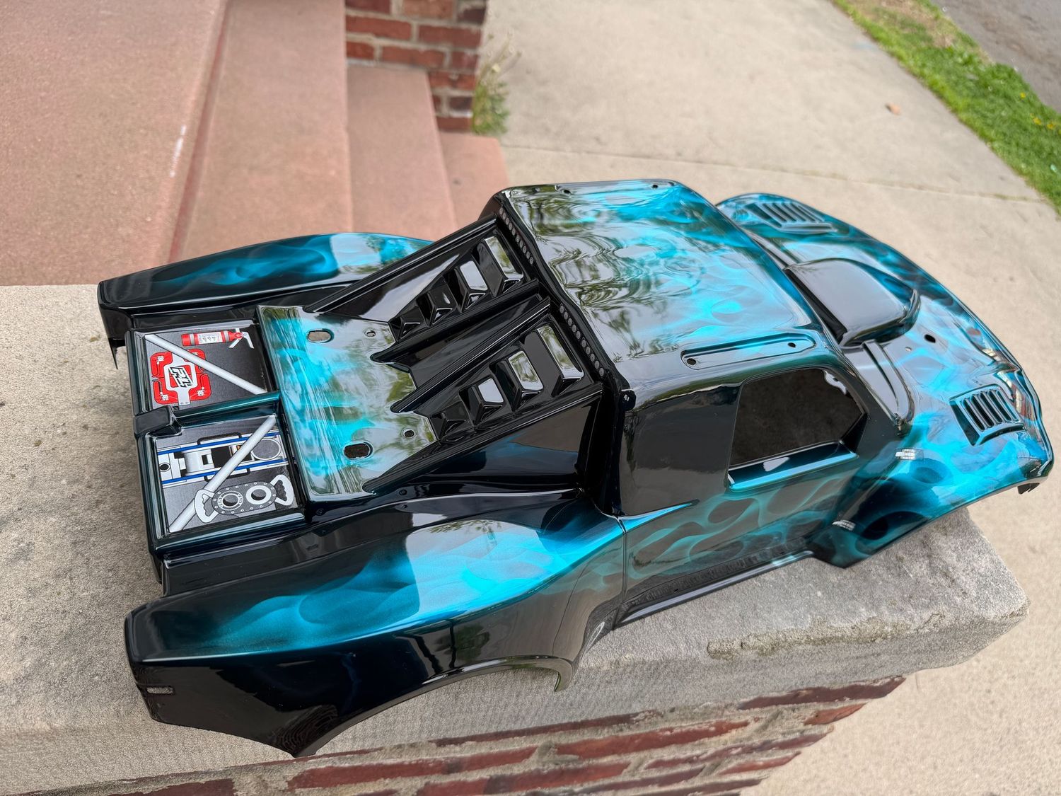 ARRMA MOJAVE 4S, FORD F-150 TROPHY TRUCK ARRMA MOJAVE 4S, FORD F-150 TROPHY TRUCK