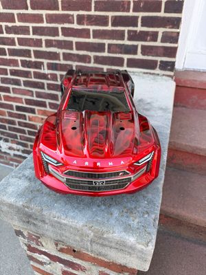 ARRMA KRATON 8S CANDY APPLE RED ON BLACK ARRMA KRATON 8S CANDY APPLE RED ON BLACK