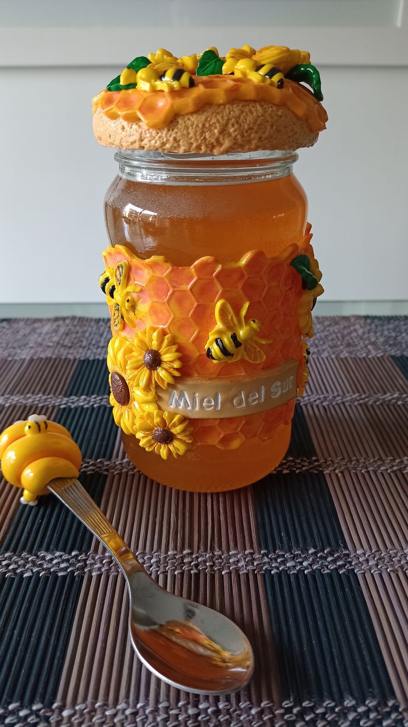 Línea Premium Miel del Sur: Frascos decorados con la mejor miel