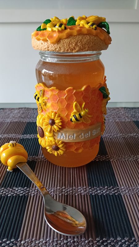 Línea Premium Miel del Sur: Frascos decorados con la mejor miel