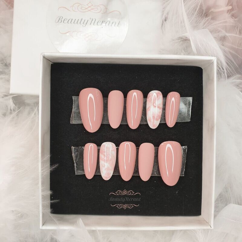 Nude chic
