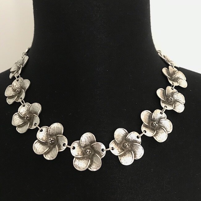 OTN-11 Flower necklace