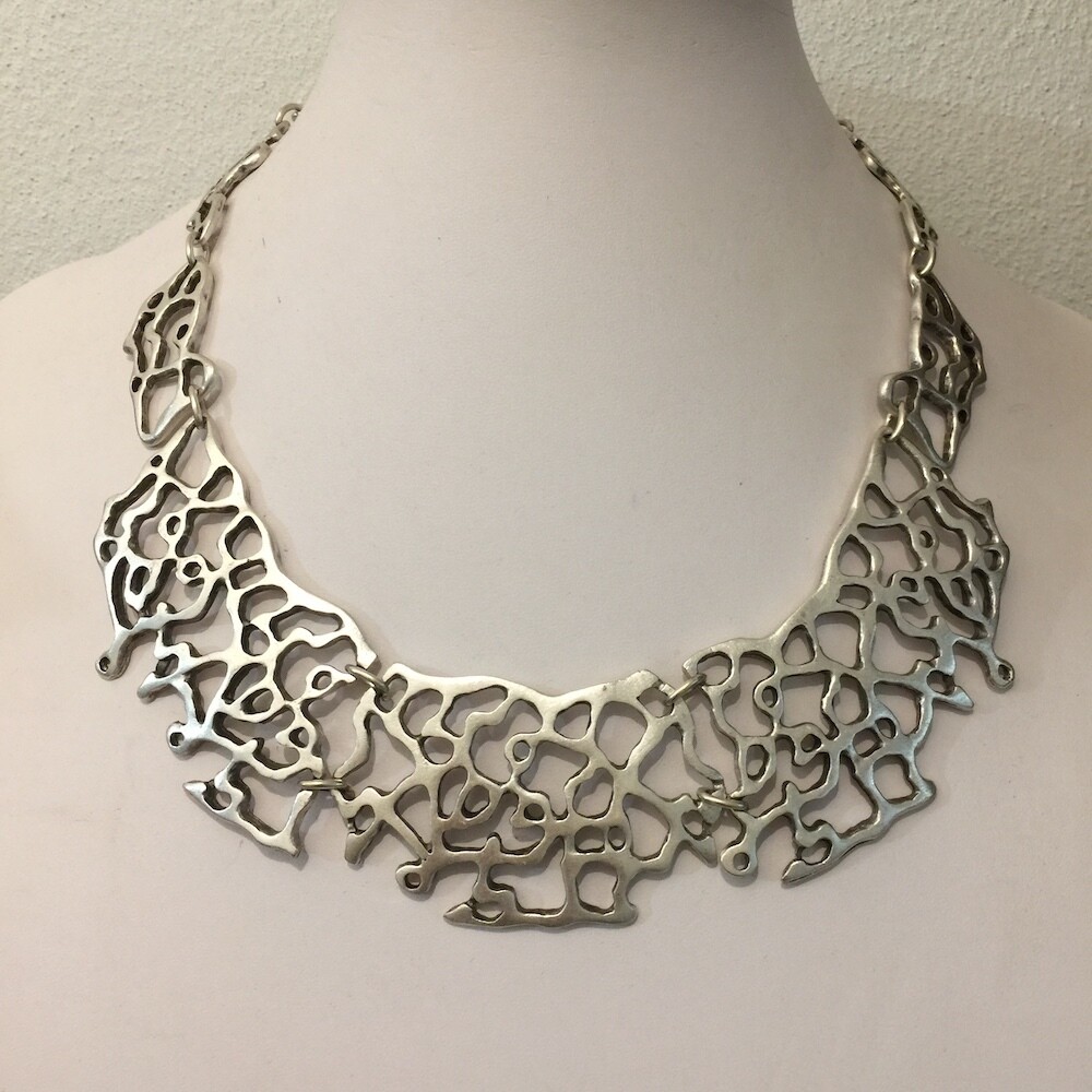 OTN-1068 Silver plated necklace