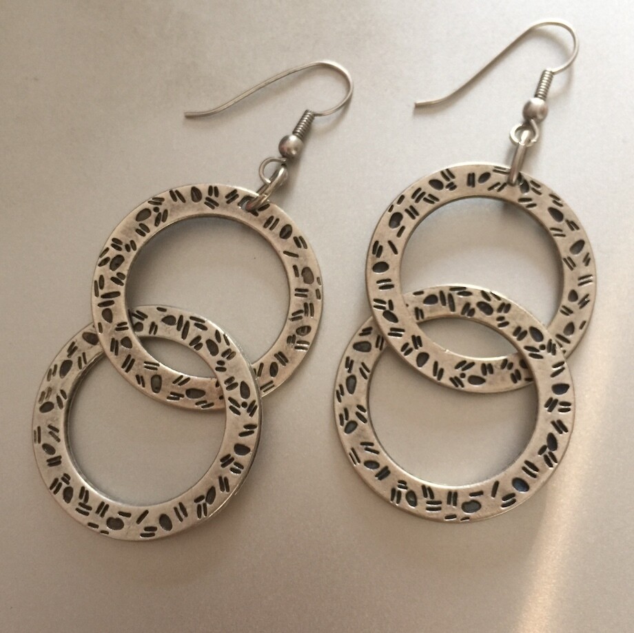 LHE-2203 Silver plated earrings