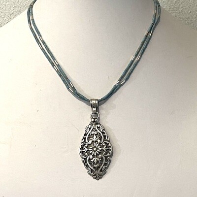 OTN-54 Silver plated pendant necklace