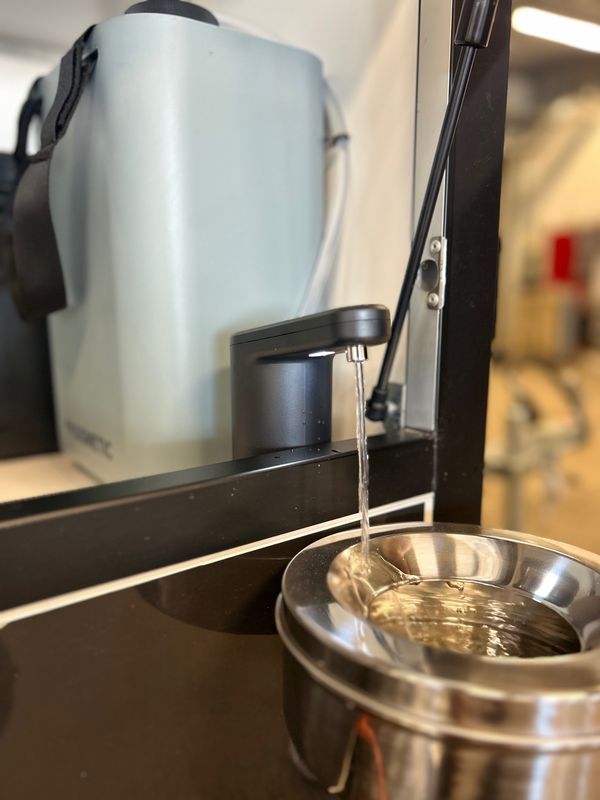 11 Liters vattendunk med portabel pump