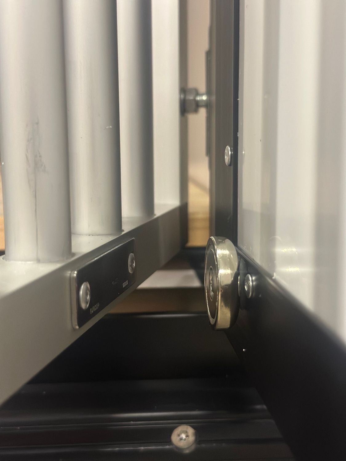 Magnethållare för Sidohängd dörr