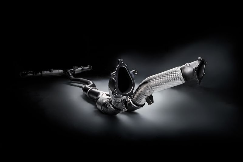 Akrapovic Downpipe / Link pipe set (SS) for stock turbochargers Nissan GT-R 2008-2025