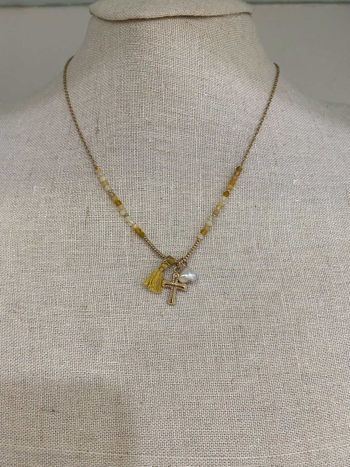 Collar acero cruz y piedras mostaza