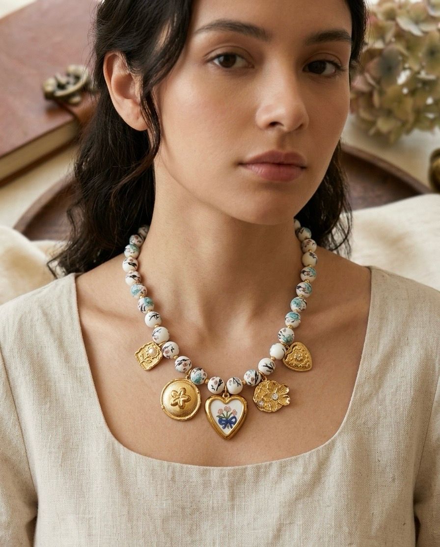 Collar acero medallón Victoria