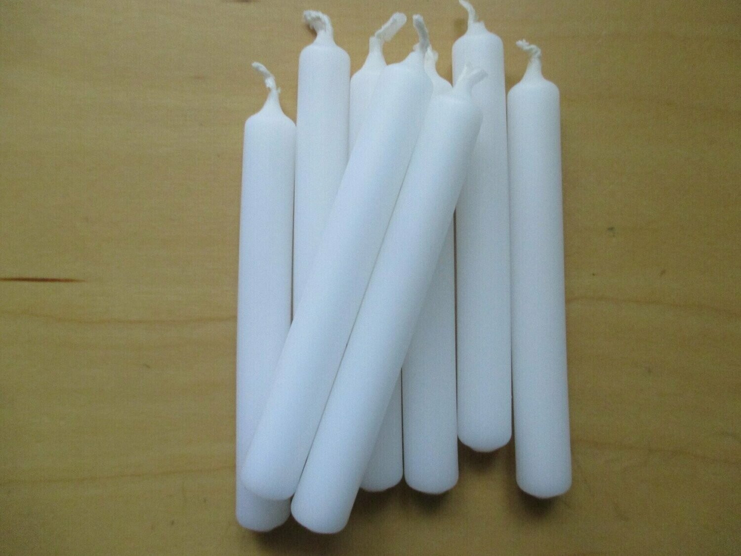 20 Stück Baumkerzen 100/13mm. Farbe: weiss
