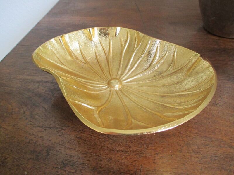 Große Räucherschale „Blatt“, goldfarben