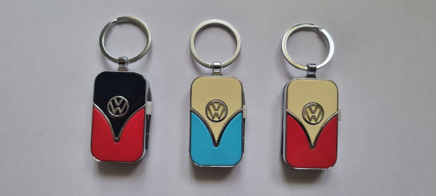 Schlüsselanhänger VW mit LED beige/rot