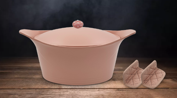 L'INCROYABLE COCOTTE - 24 CM /28 CM - MANIQUES ET BOUTON INCLUS