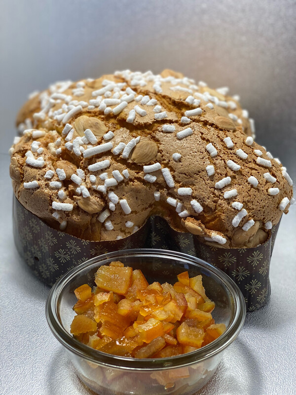 Colomba mandorlata con arancia candita