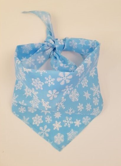 Bandanas Unlimited Snowflakes Blue Bandana
