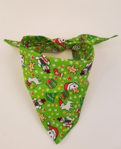 Bandanas Unlimited Holiday with Dogs, Snowmen, Gingerbread Men Green Bandana