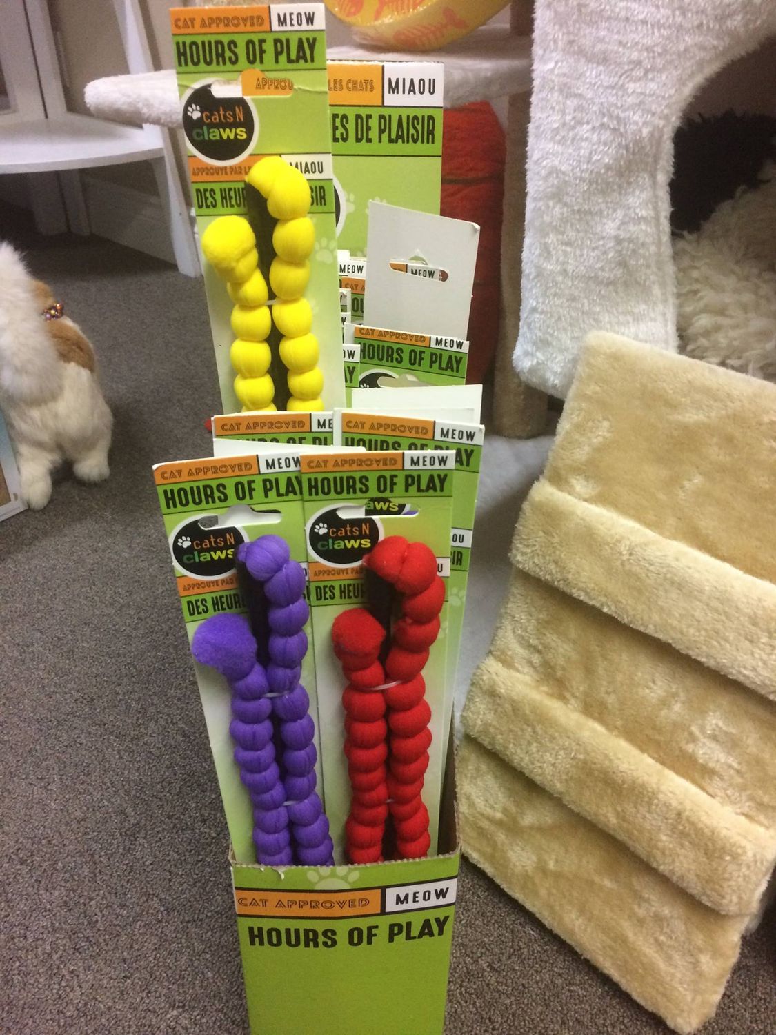 cats N claws Pom Pom Wand