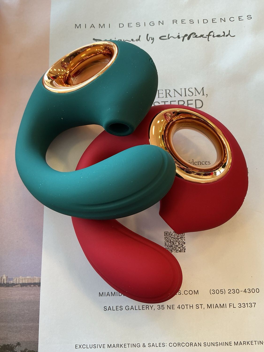 Vibrador con Estimulador ✨