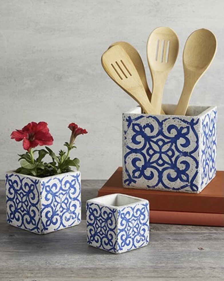 Blue/White Ceramic Decorative Pot