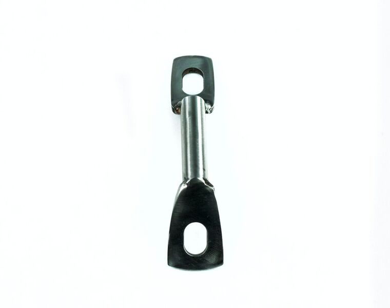 1969-1970 Hood Catch