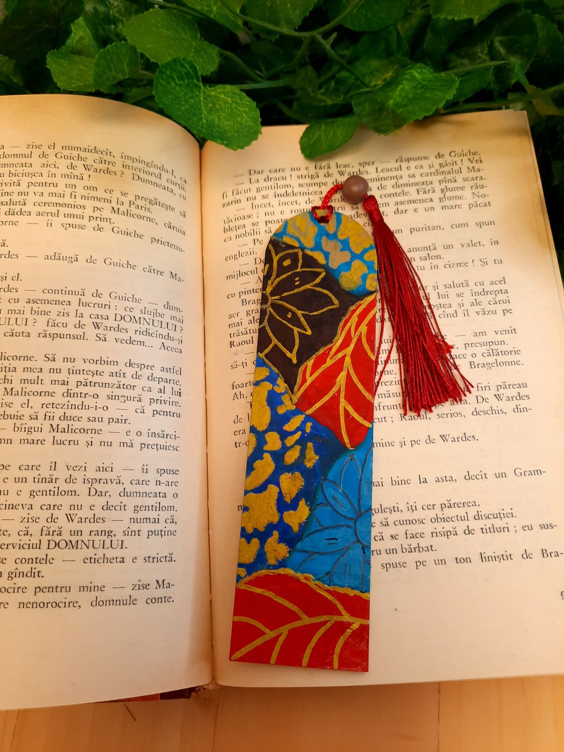 Semn de carte cu motive abstracte