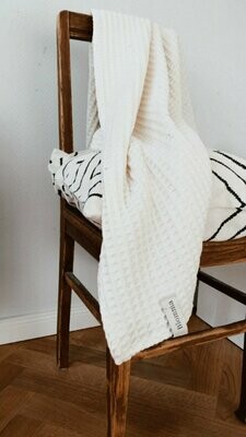 OVERSIZE WAFFLE BLANKET
