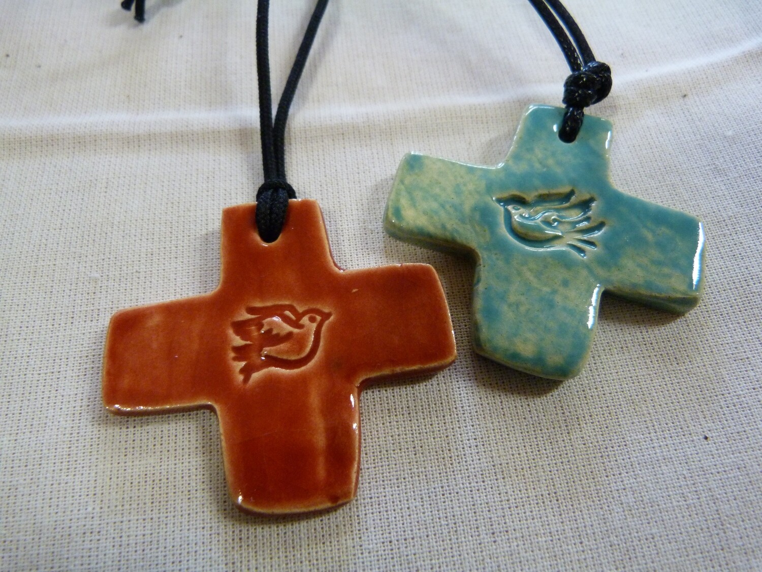 Croix émaillée