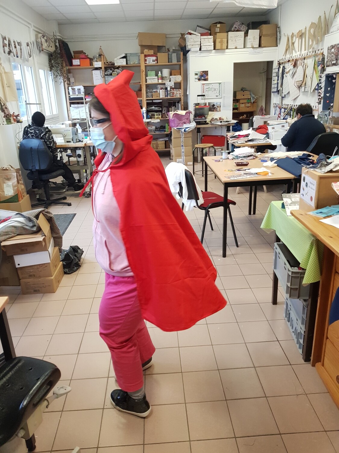 Cape &quot;petit chaperon rouge&quot;