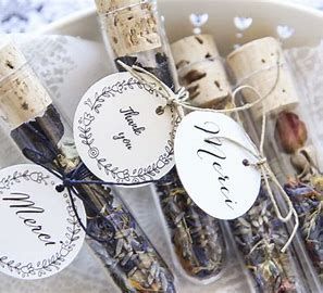 Cadeaux-goodies invités
