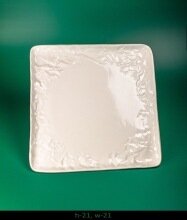 Porcelāna burzīts deserta šķīvis L (gluds vidus)