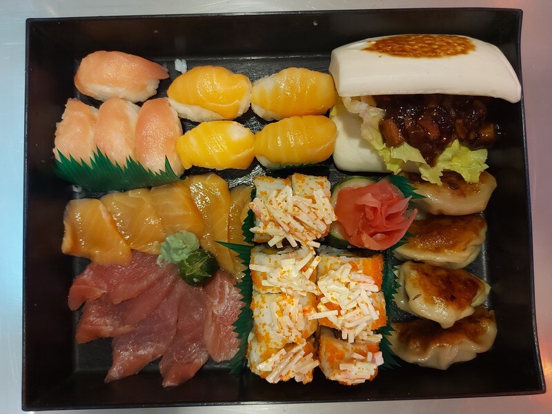 Mix Sushi Sashimi Maki  Premium