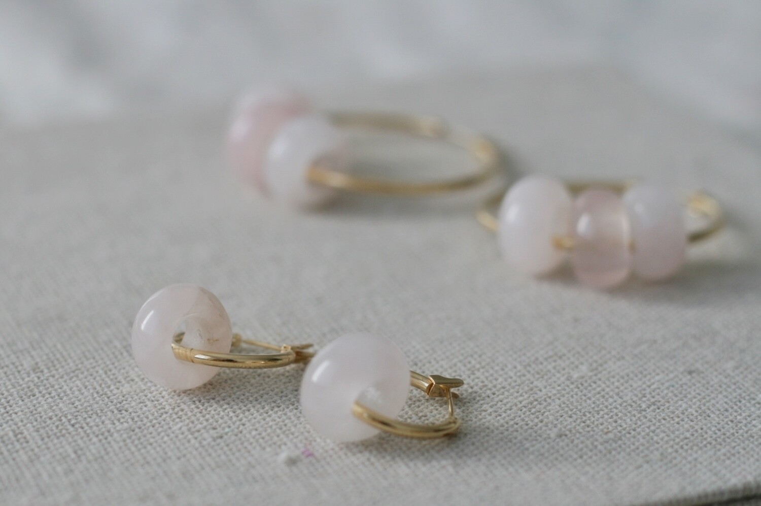 S HOLE QUARTZ EARRINGS