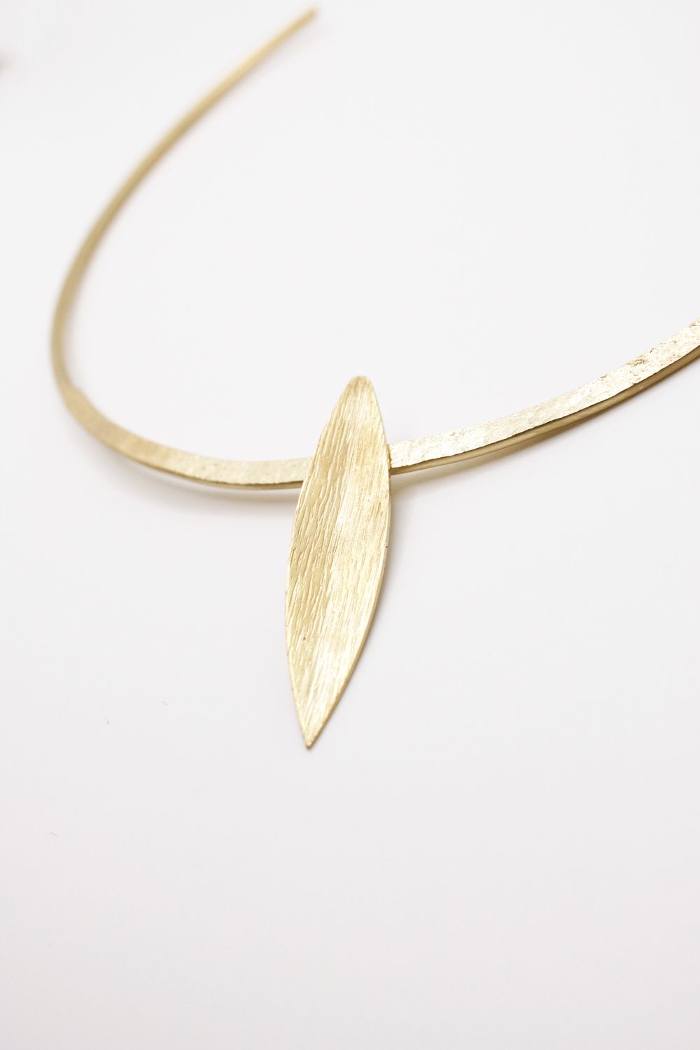 XL TRICOLOR MIMOSA NECKLACE