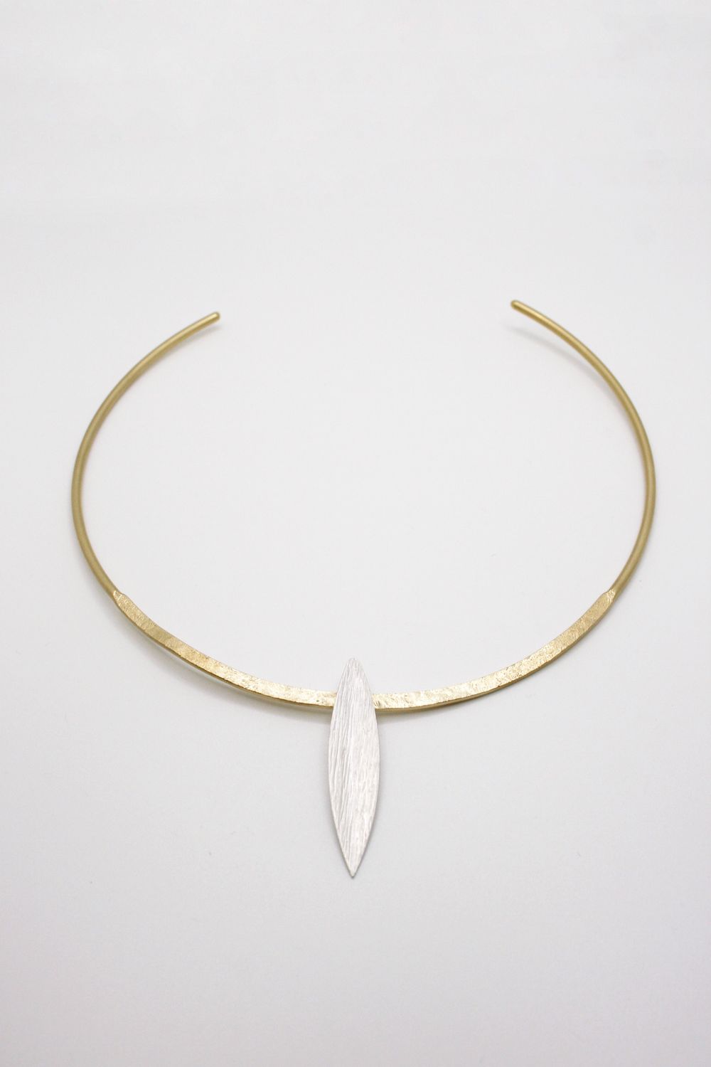 MIMOSA ONE LEAF NECKLACE
