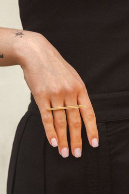 CLEAR BAR RING