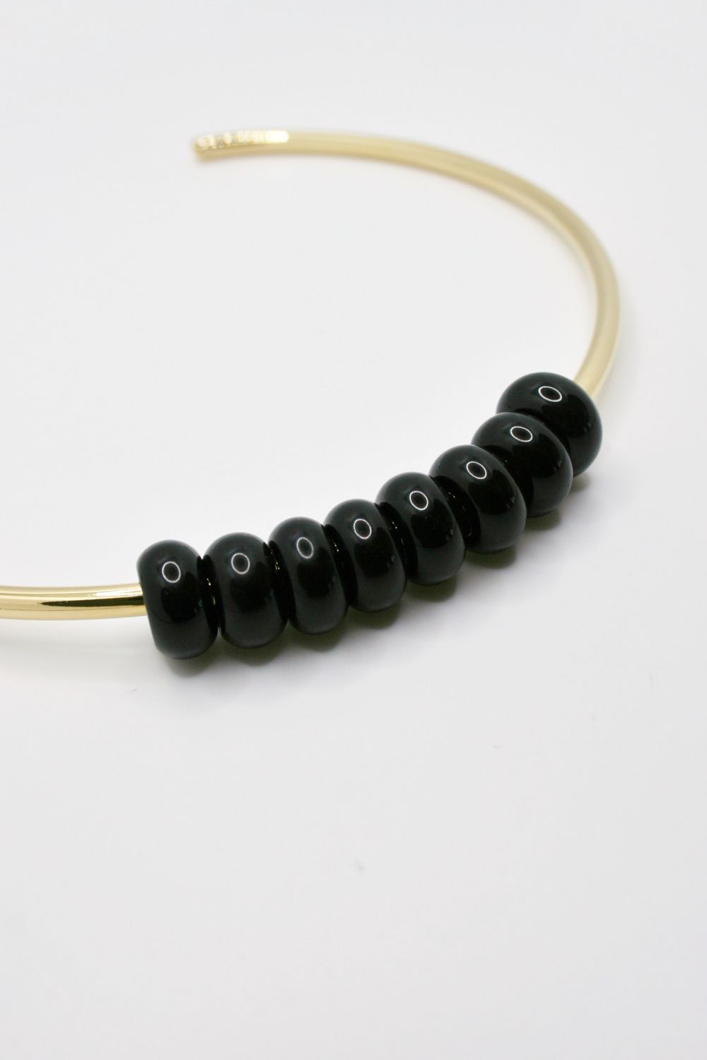 OBSIDIAN HOLE CHOKER