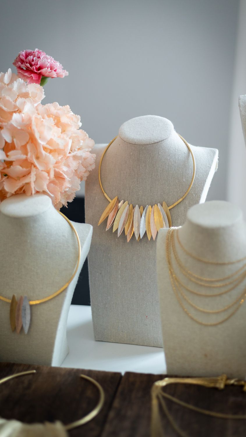 XL TRICOLOR MIMOSA NECKLACE